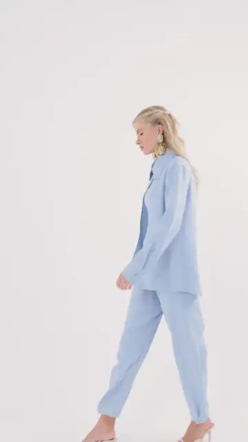 Camisa Isabela - Selene Charth: look azul com top cropped e calça