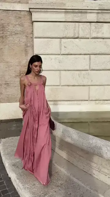 Vestido Capri Lotus Charth: caimento e movimento do tecido em vídeo