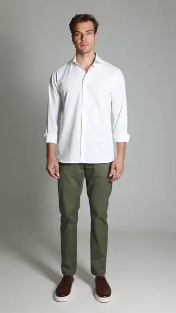 Calça Sarja Bolso Faca Stretch Express Brooksfield: verde-oliva de costas e perfil