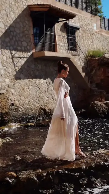 Vestido Atlanta Areia Charth: caimento e detalhes no corpo